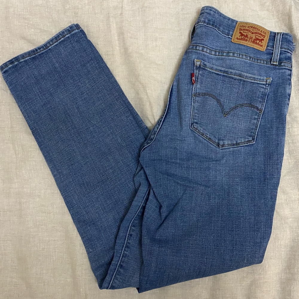 Levi’s 712 Slim Medium Wash Jeans